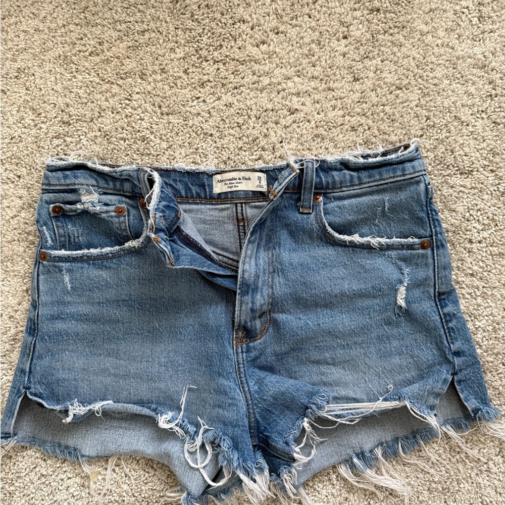 Abercrombie & Fitch “High rise mom” shorts